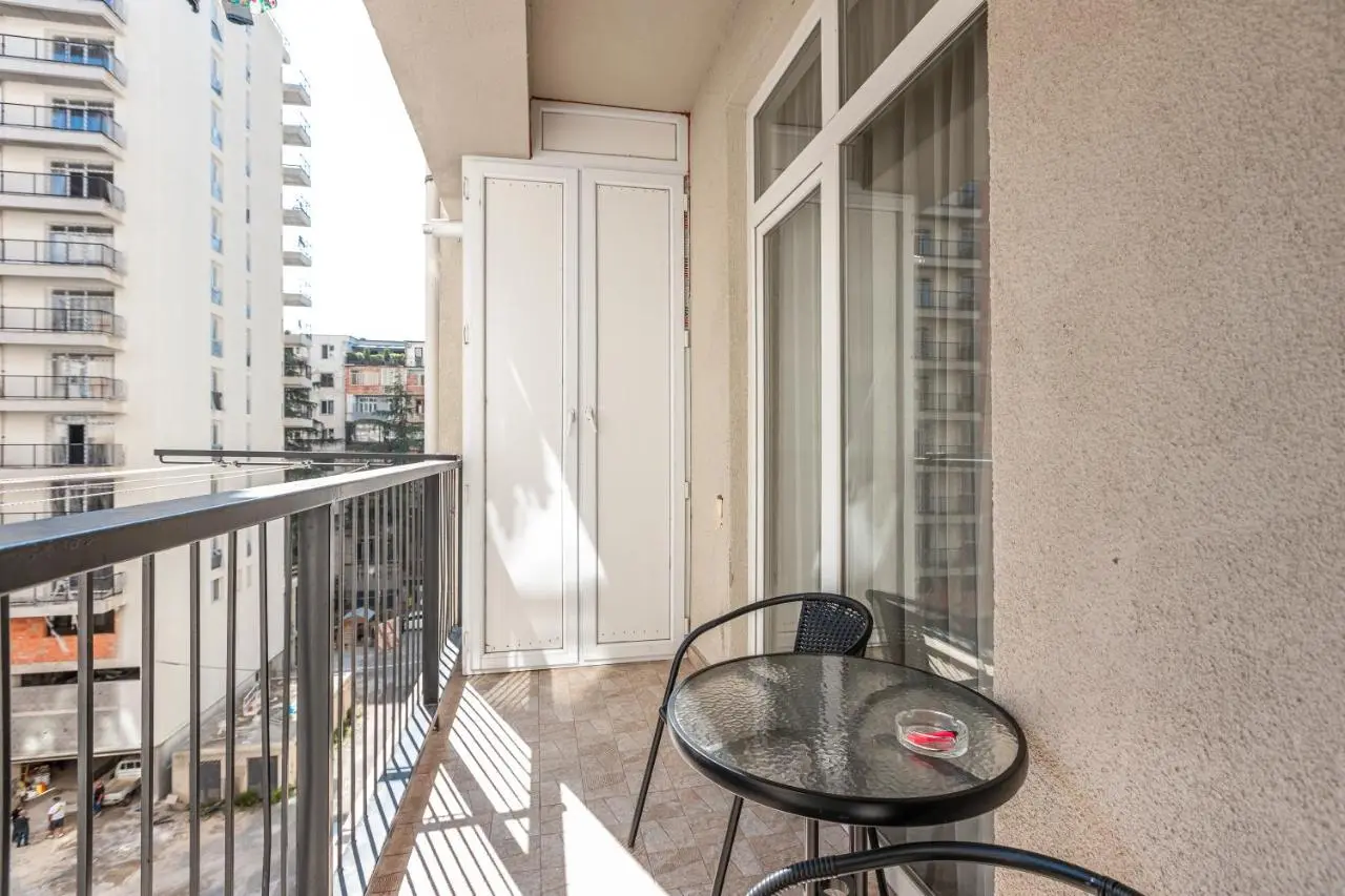LE Home - Cozy 2 BR apartment in Saburtalo