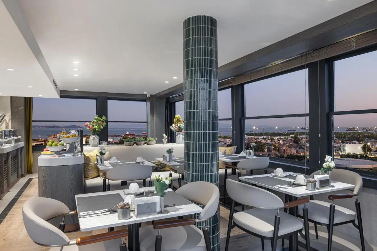 Lunet Old City Hotel