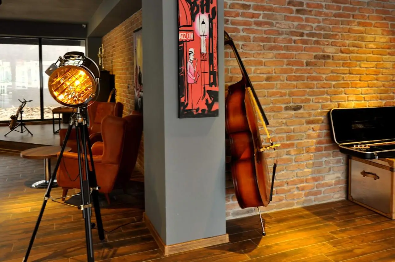 Jazz Hotel
