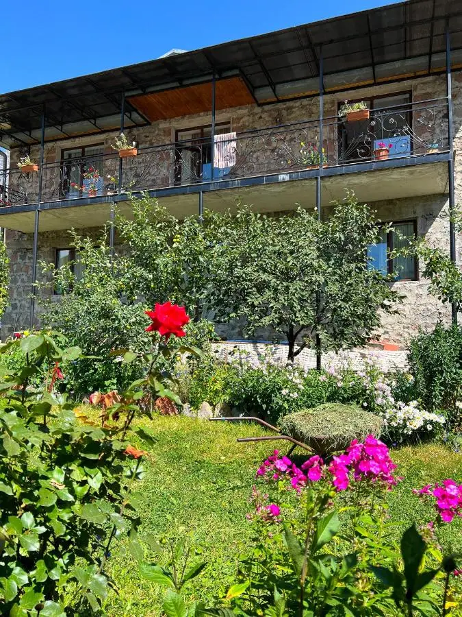 Ia's Guest House
