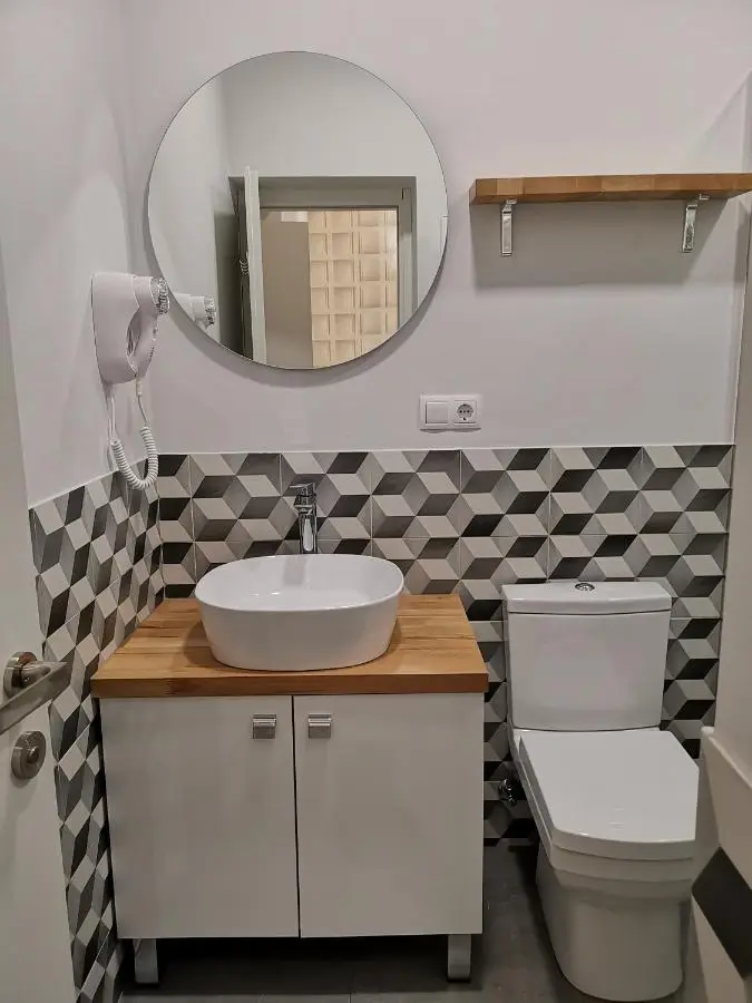 3 Rooms Hotel