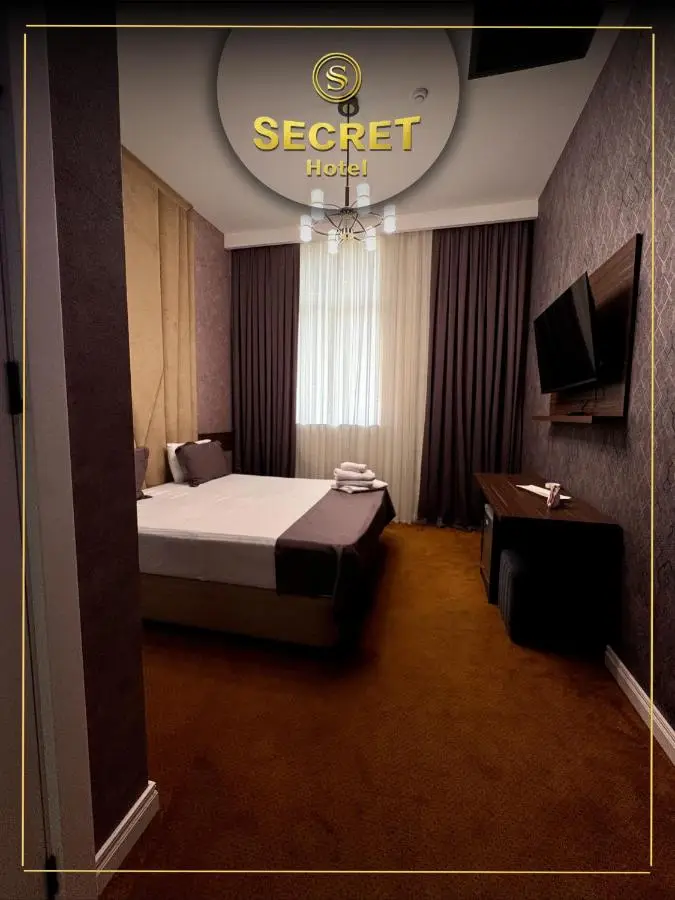 SECRET HOTEL