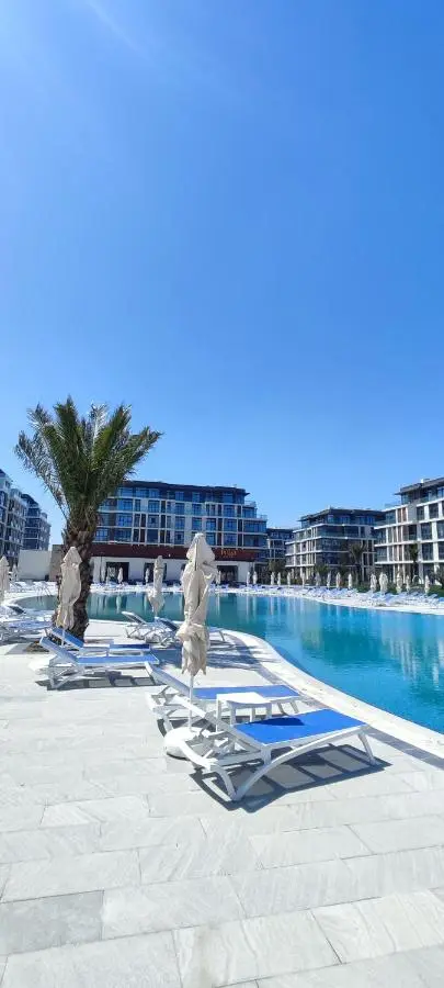 Sea Breeze Polo Residence