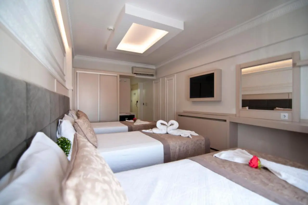 Royce Hotel