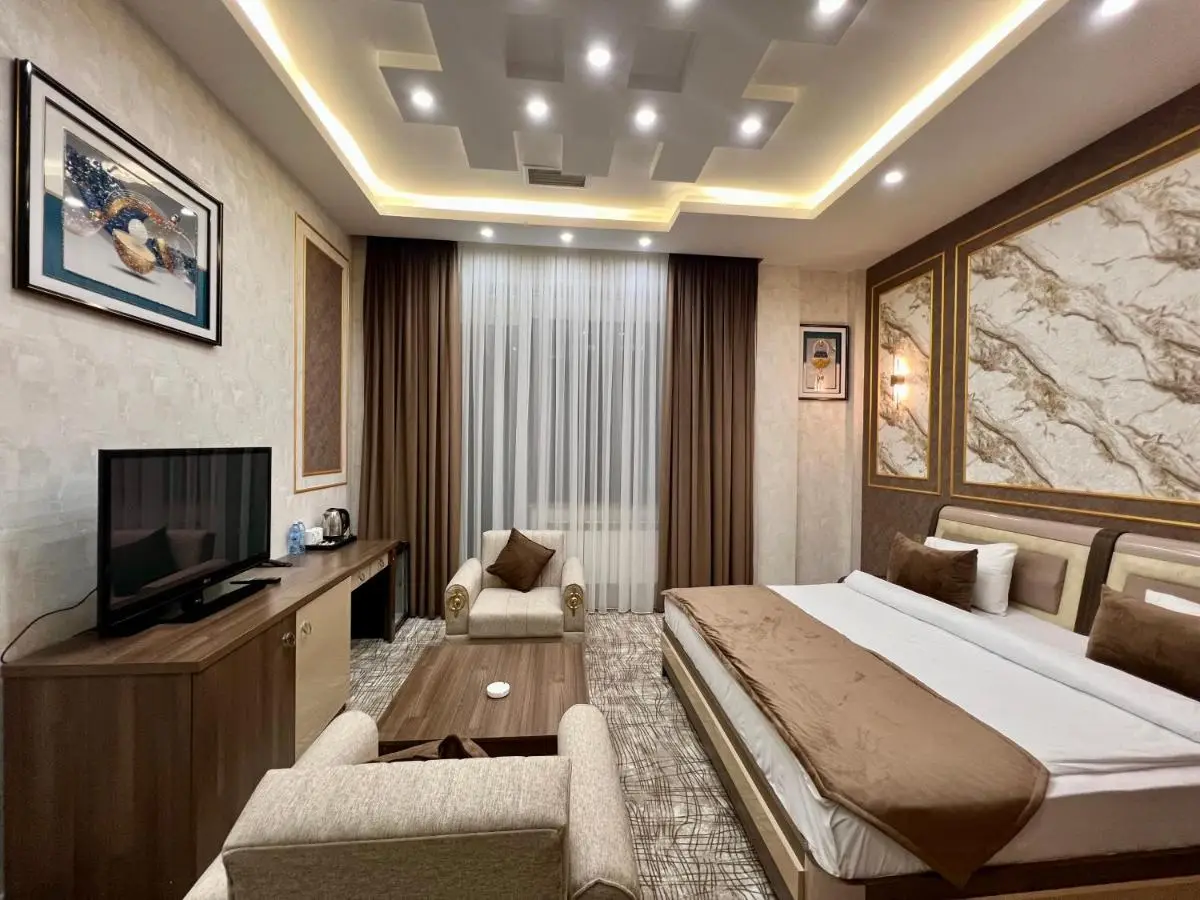 Royal Mansion Hotel