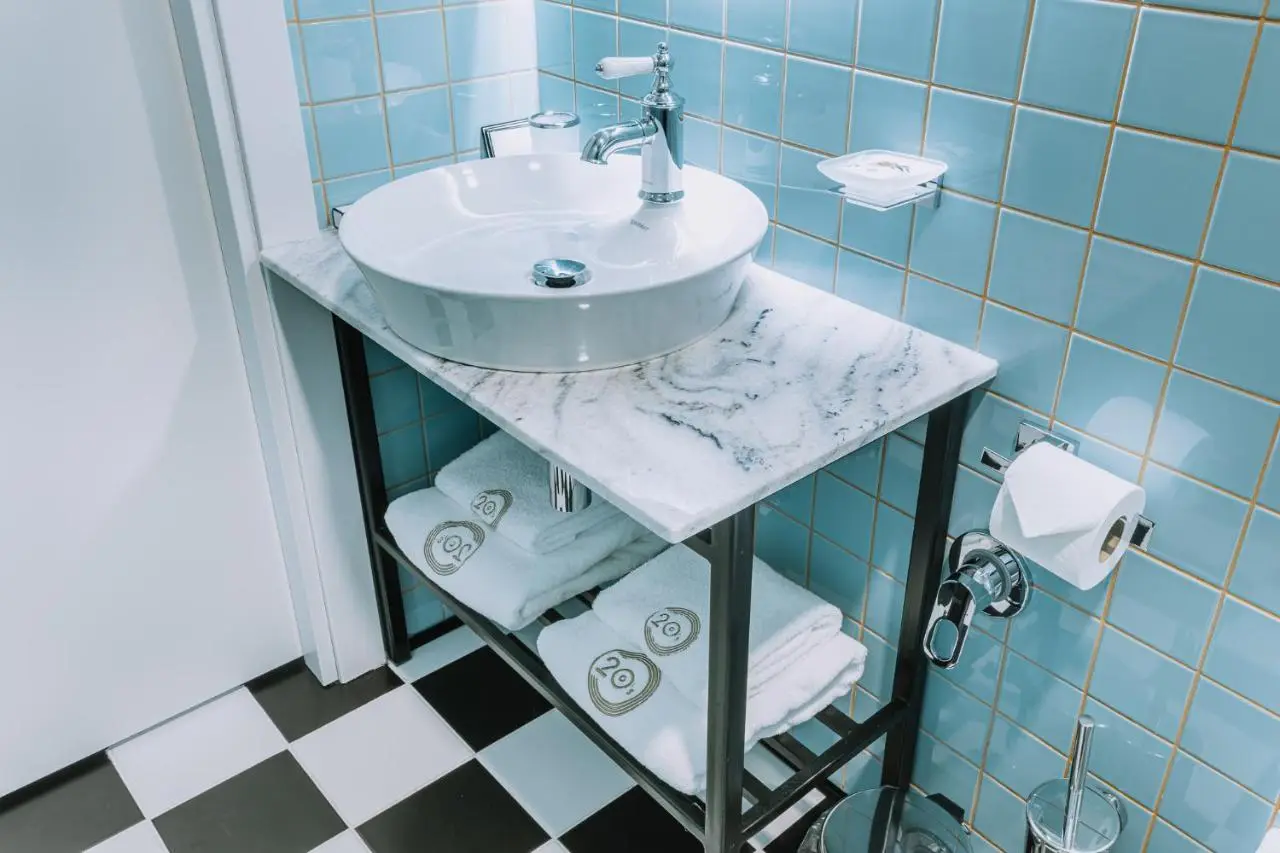 Hotel Twenties Tbilisi - Stay & Dine