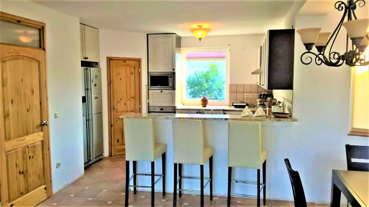 Villa Bosna (Pool, Sauna, Jacuzzi, BBQ,Playground)