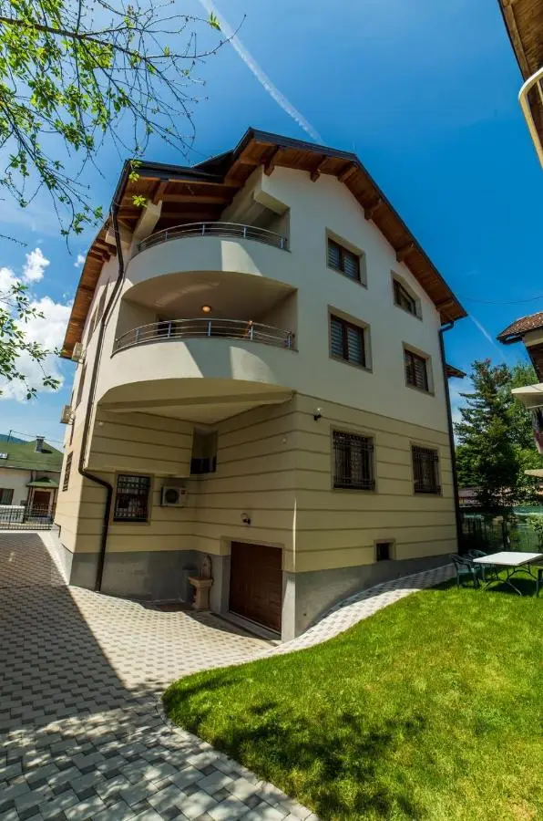 Grand Apartments