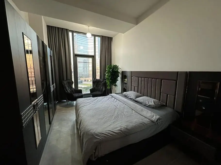 Elegant 2 bedroom apt Sinpas queen gym pools