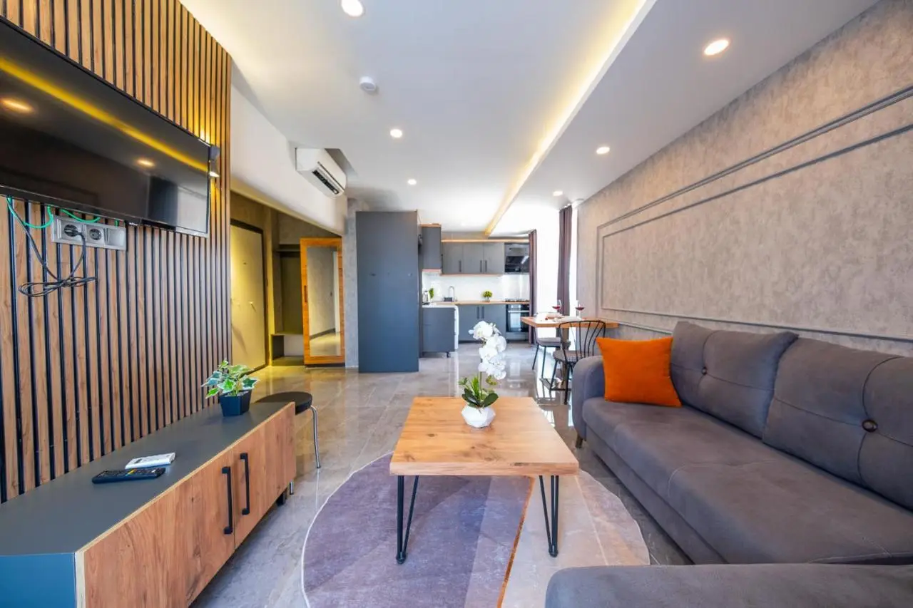 Mrt Suites Lara