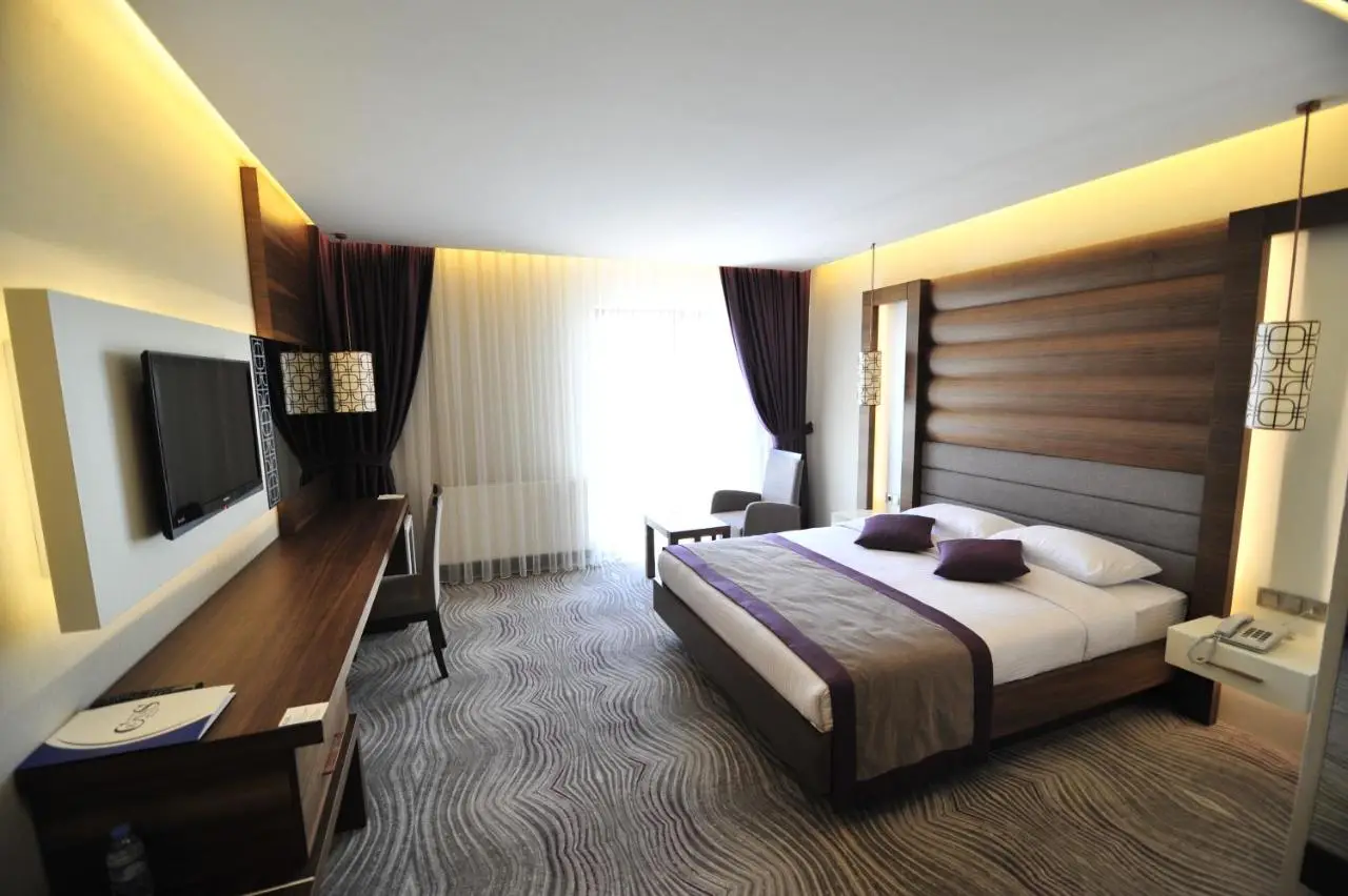 Grand Cenas Hotel