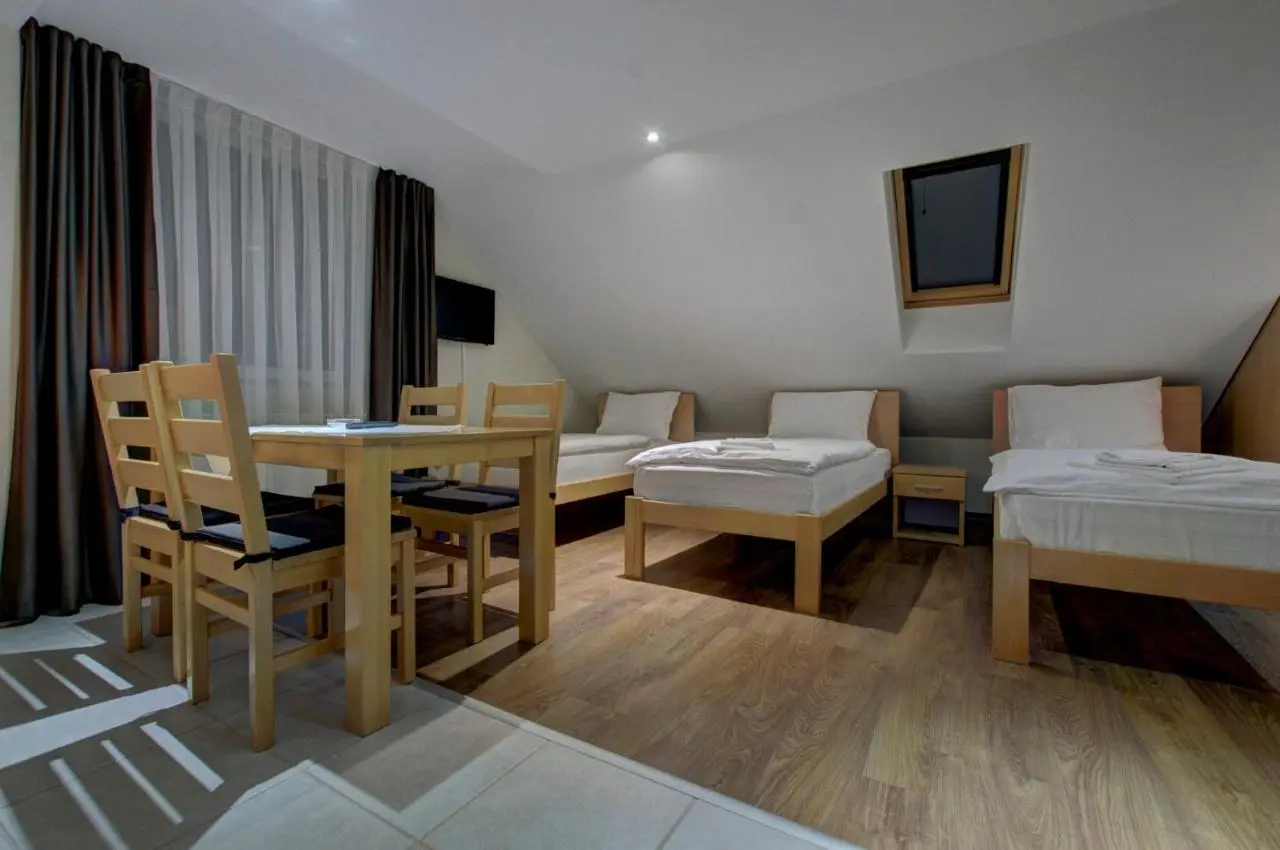 Tihe Noci Motel