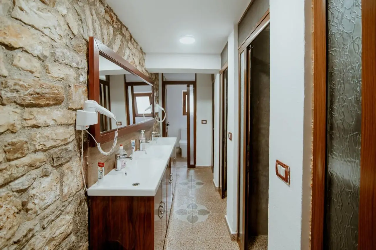 Berat Backpackers Hostel