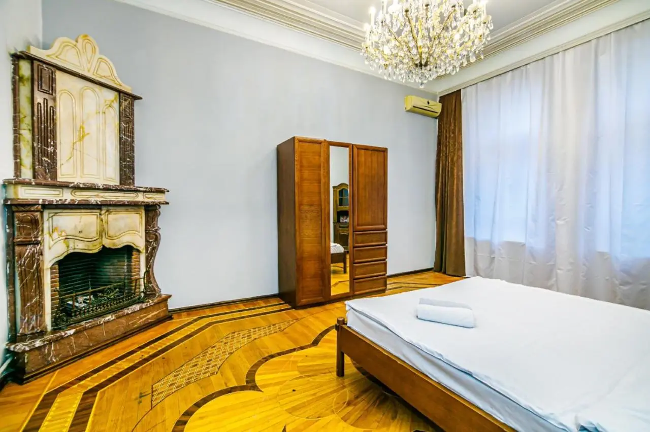 Targovu 4 Room Malakan Garden