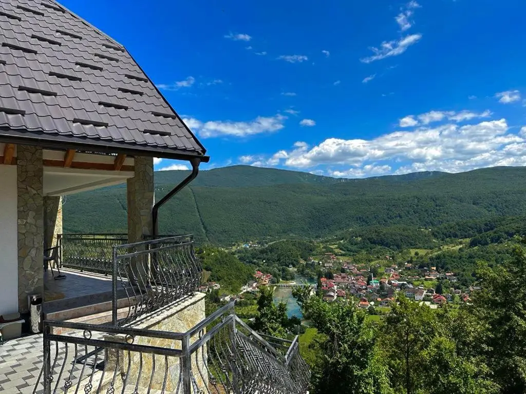 Villa Ostrovica