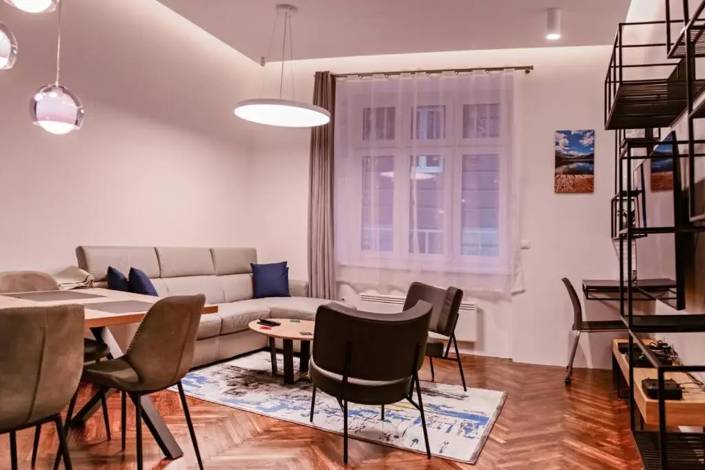 Modern & Comfortable Apartment in the City Center