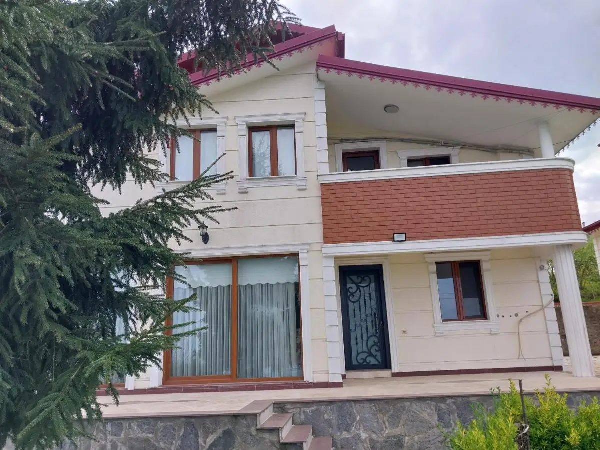Big garden and sea view villa