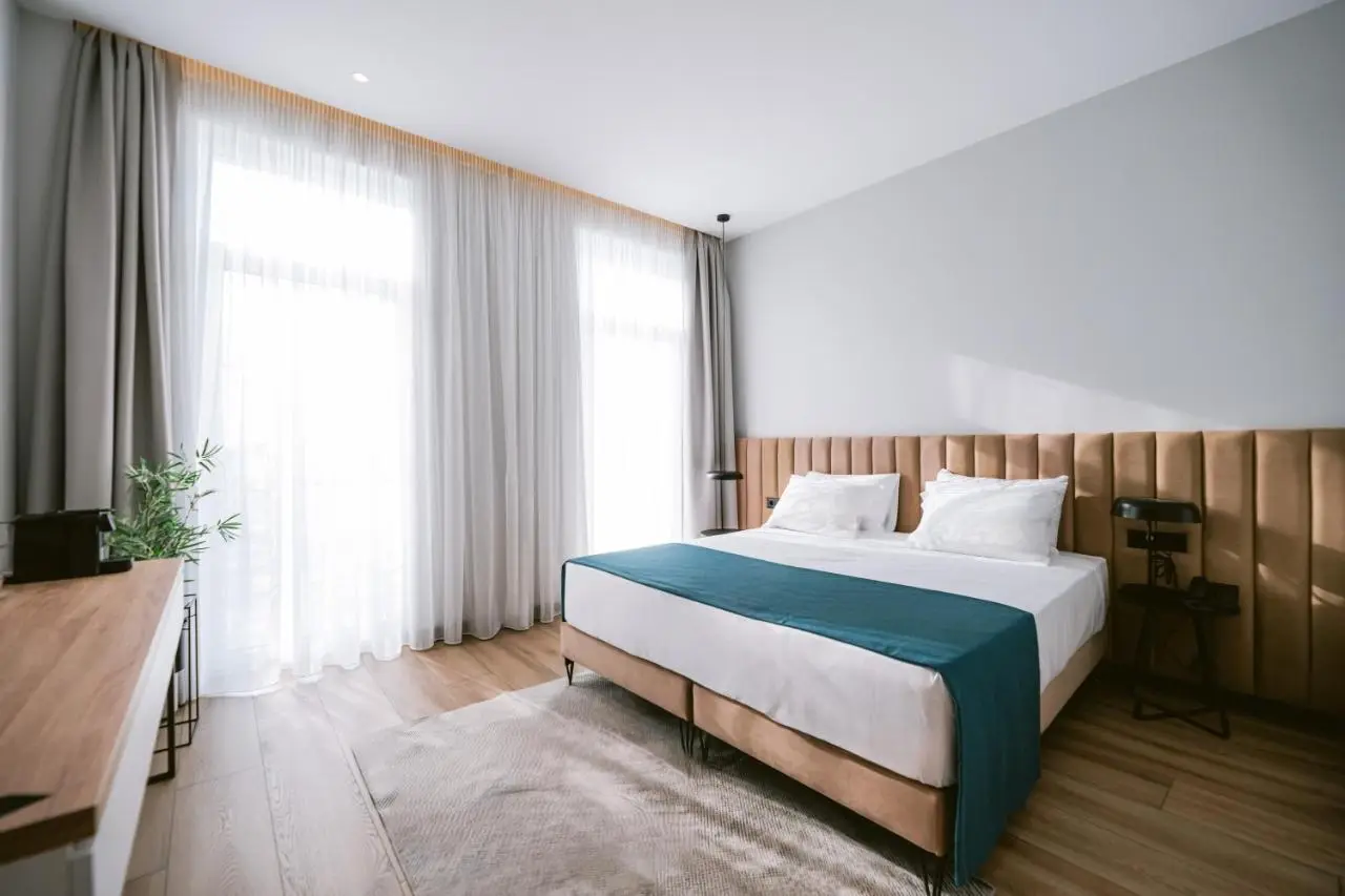 TRIBUTE Hotel