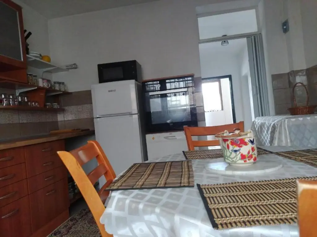 Hiža Guesthouse