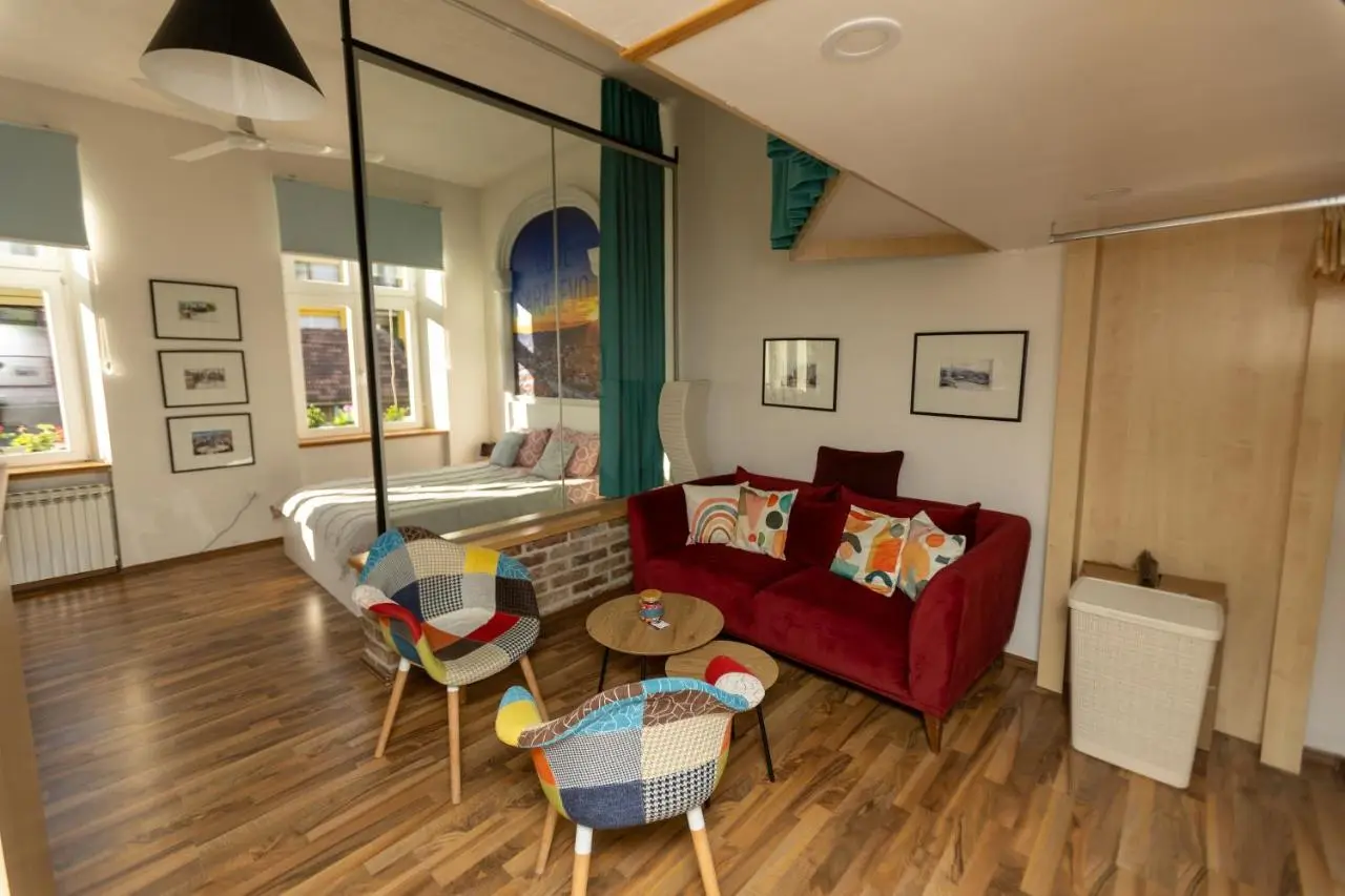 KIZZ Apartment