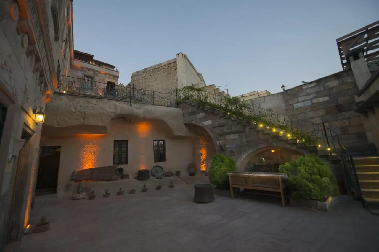 Vineyard Cave Hotel