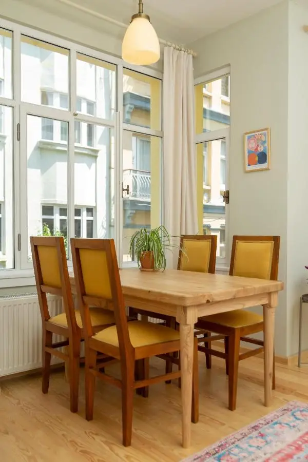 Lemon Apartments