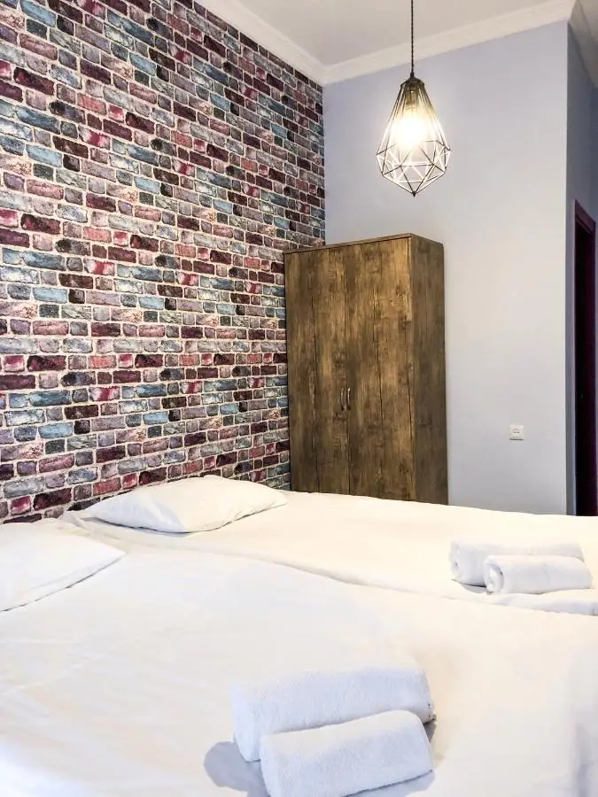 Check Point Hotel