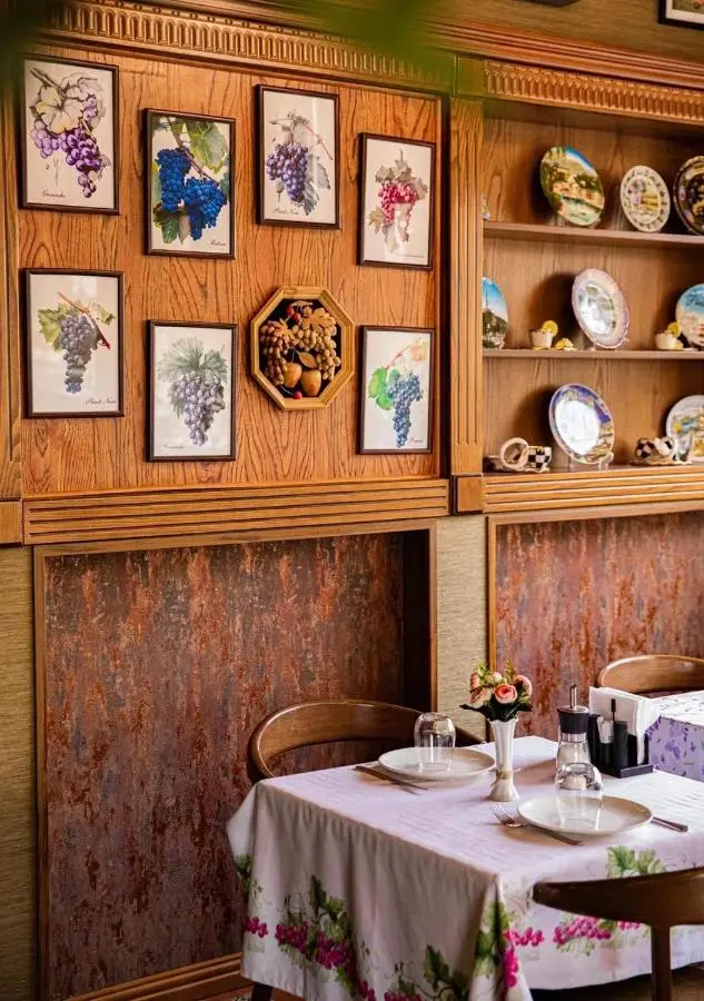Royal Antique Boutique Hotel