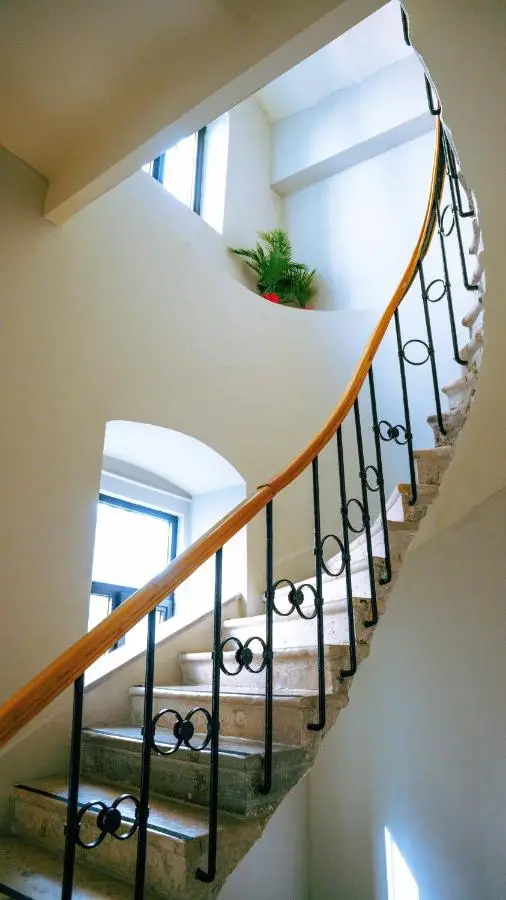 DeCamondo Residence