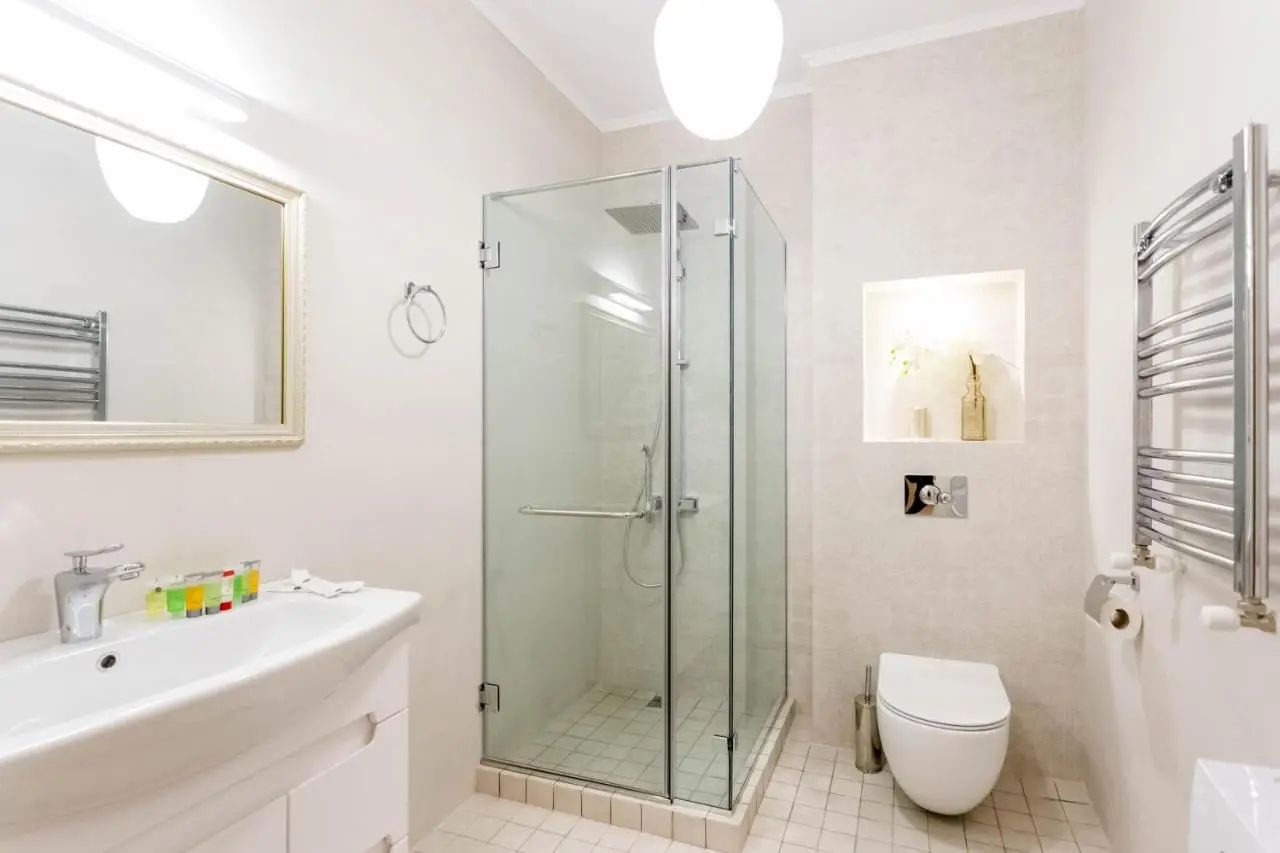 2 Bedroom Deluxe Apartment In The City Center