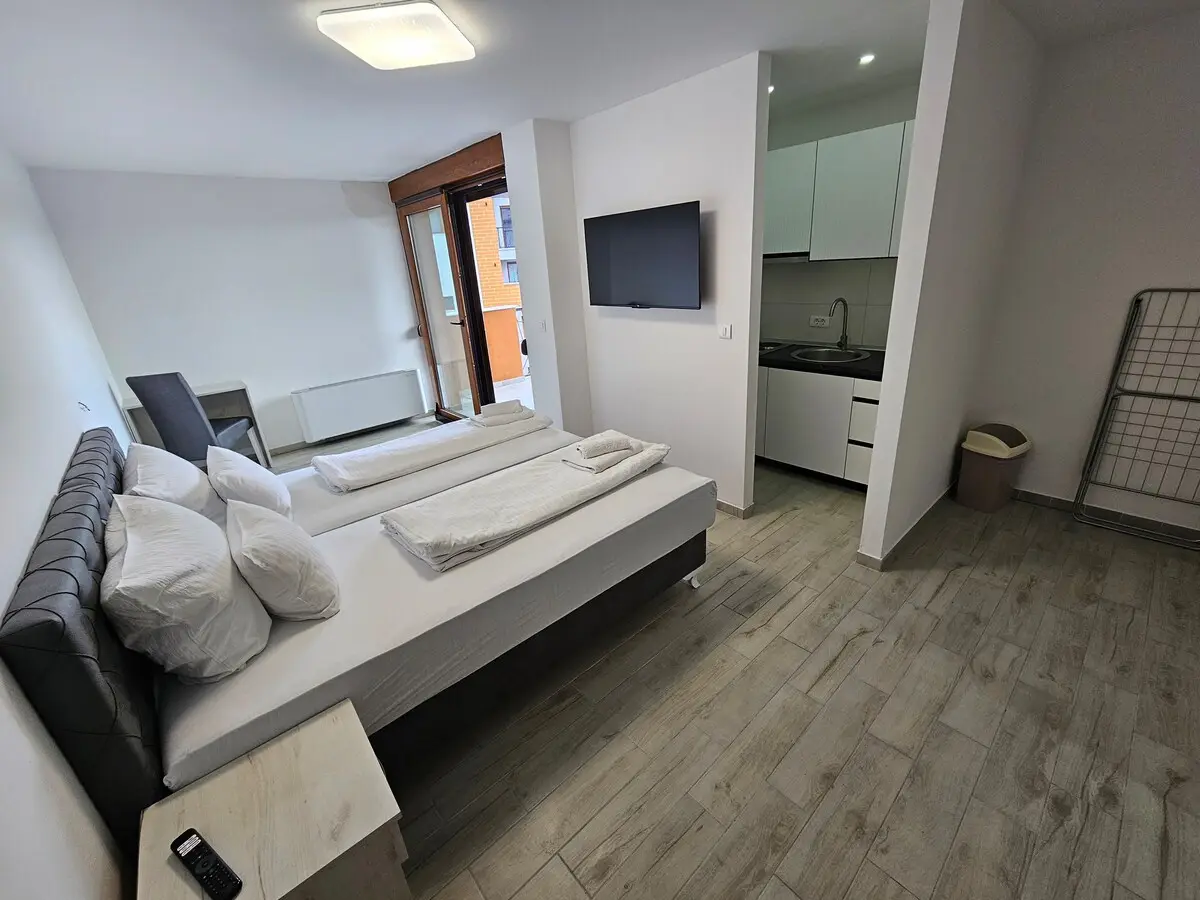 1BDR apartment, shared pool, kitchen, balcony, C23