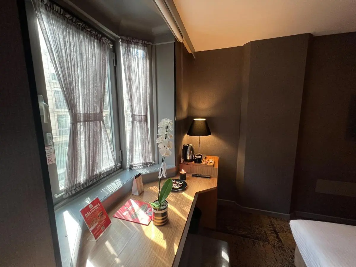 All Seasons Hotel