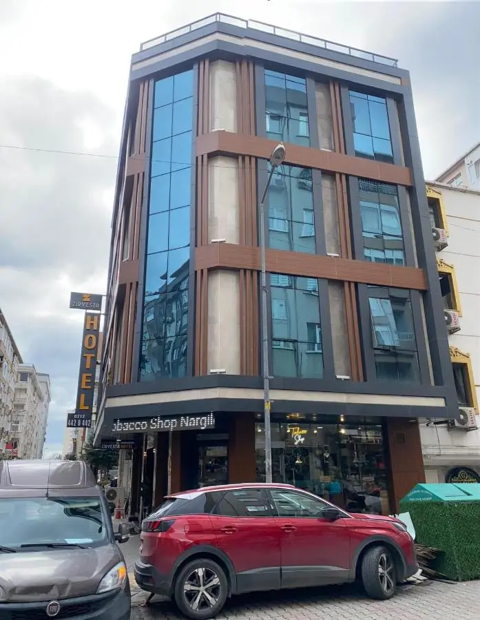 Zirvesta Otel