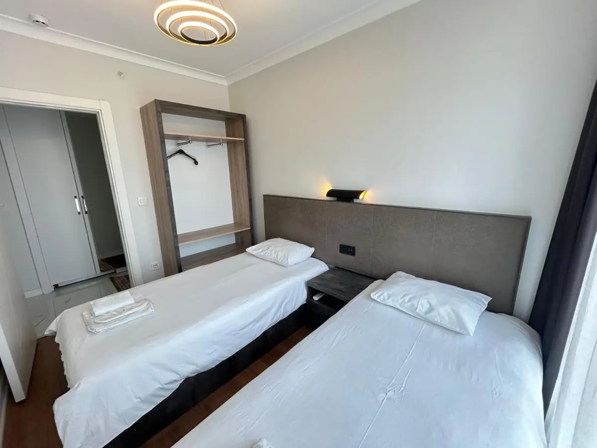 Roni Apartments, Close to the metro and parking