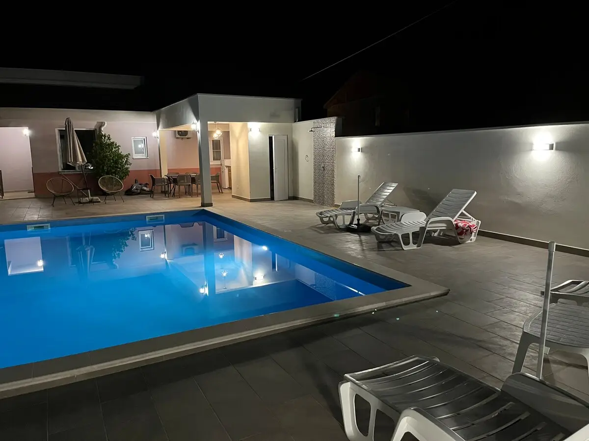 6-bedroom with pool ( Villa Nerry )