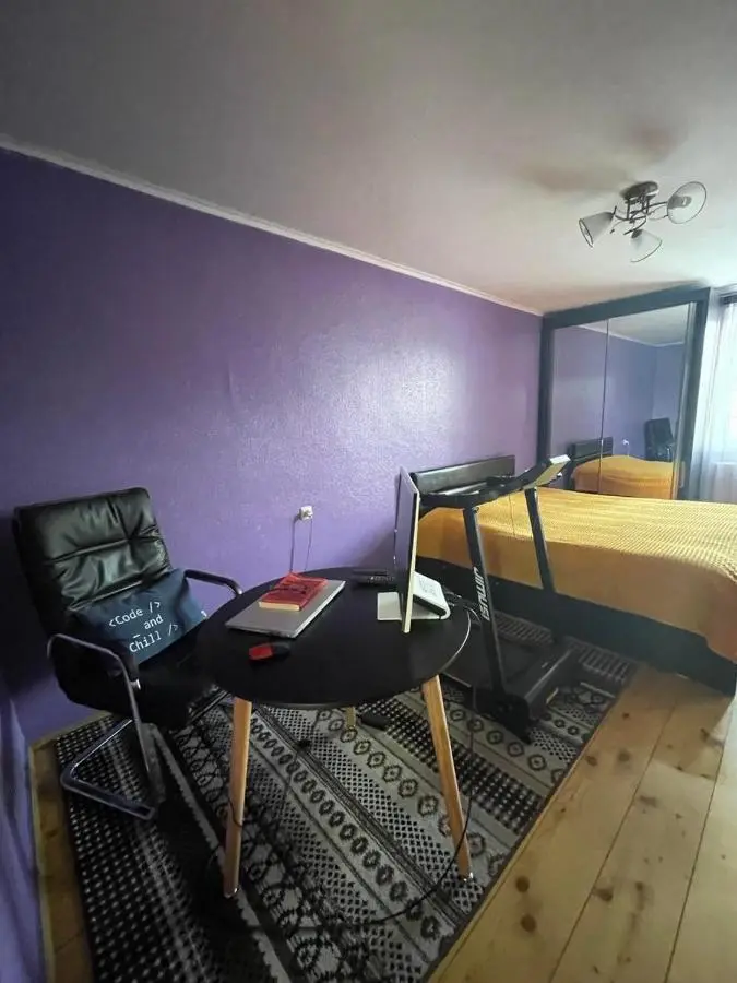Isolated second floor for rent with separate kitchen and bathroom