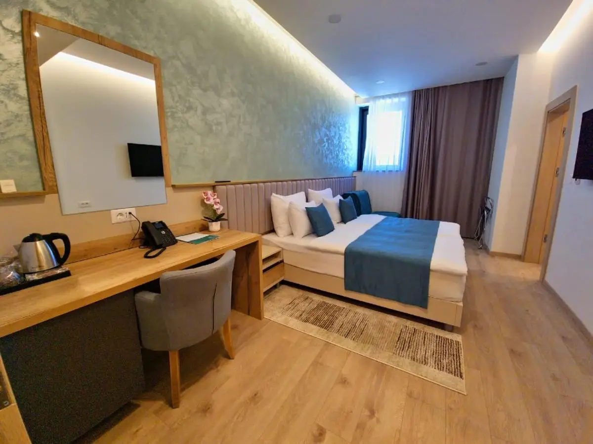Hotel Emerald