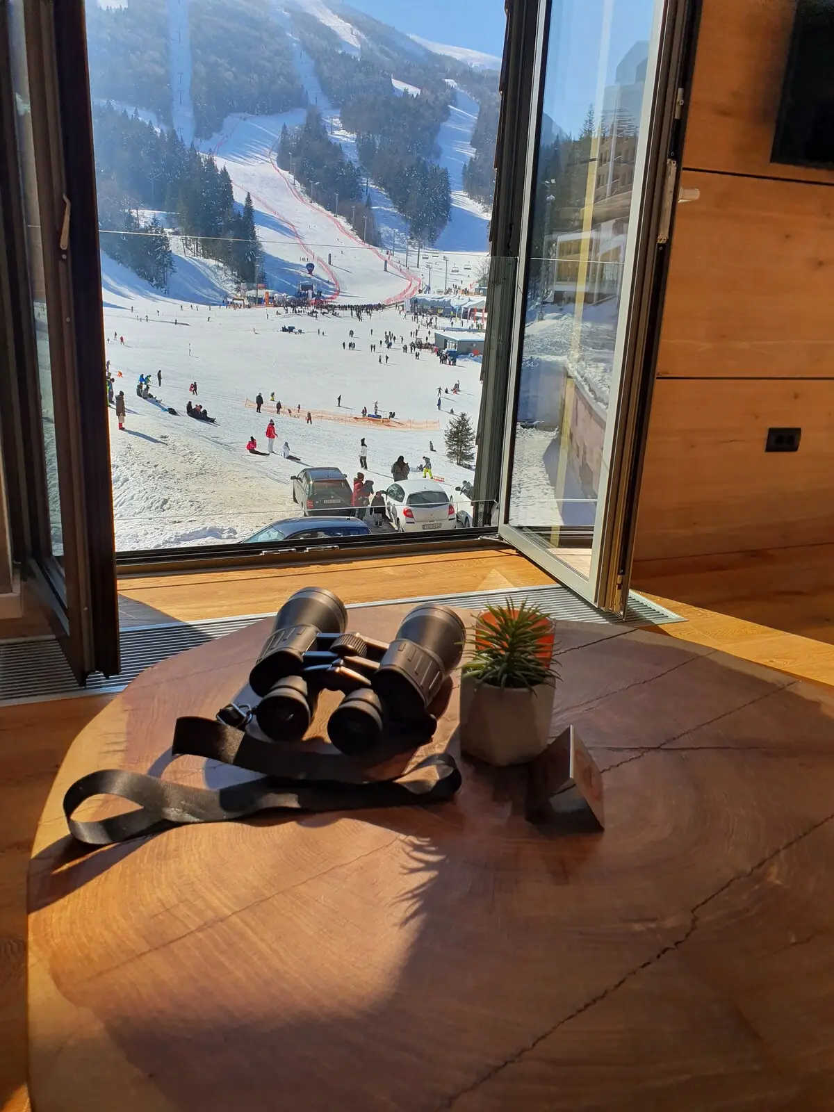 Accommodation with a view of the trail