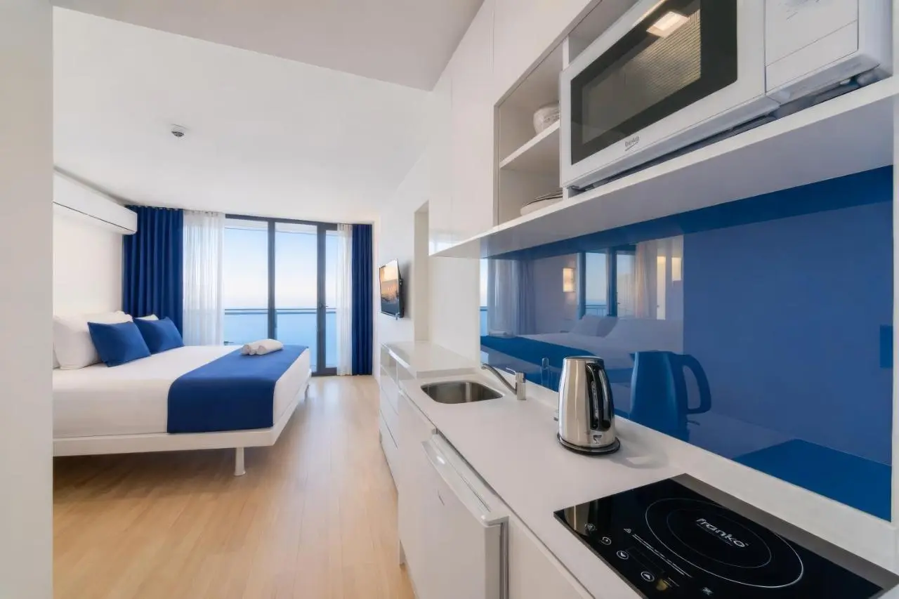 Panoramic Horizon Aparthotel in Orbi City Batumi