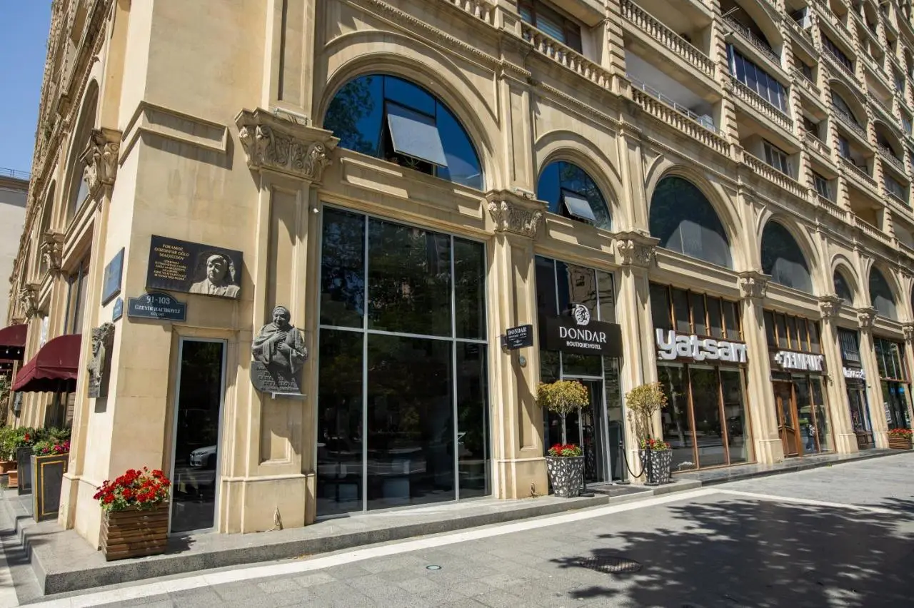 Dondar Hotel Formula 1 View