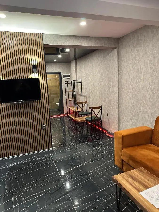 Mrt Suites Lara