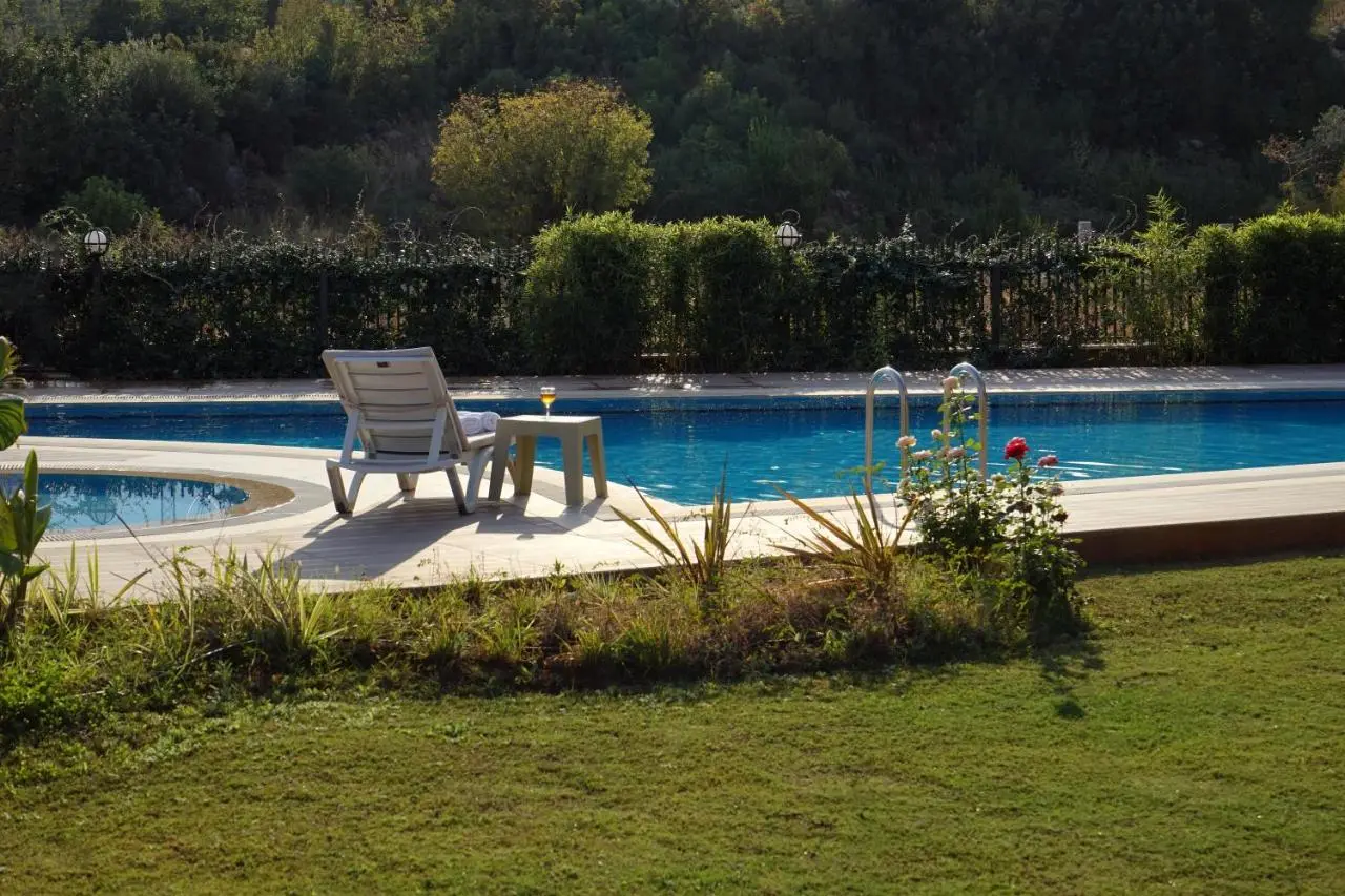 MENE SUITES