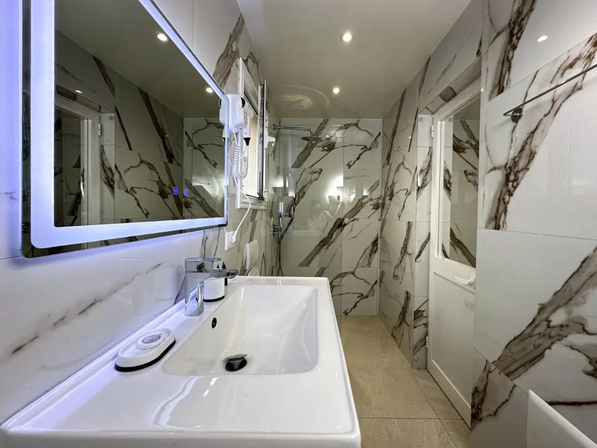 Home Select Tirana 2