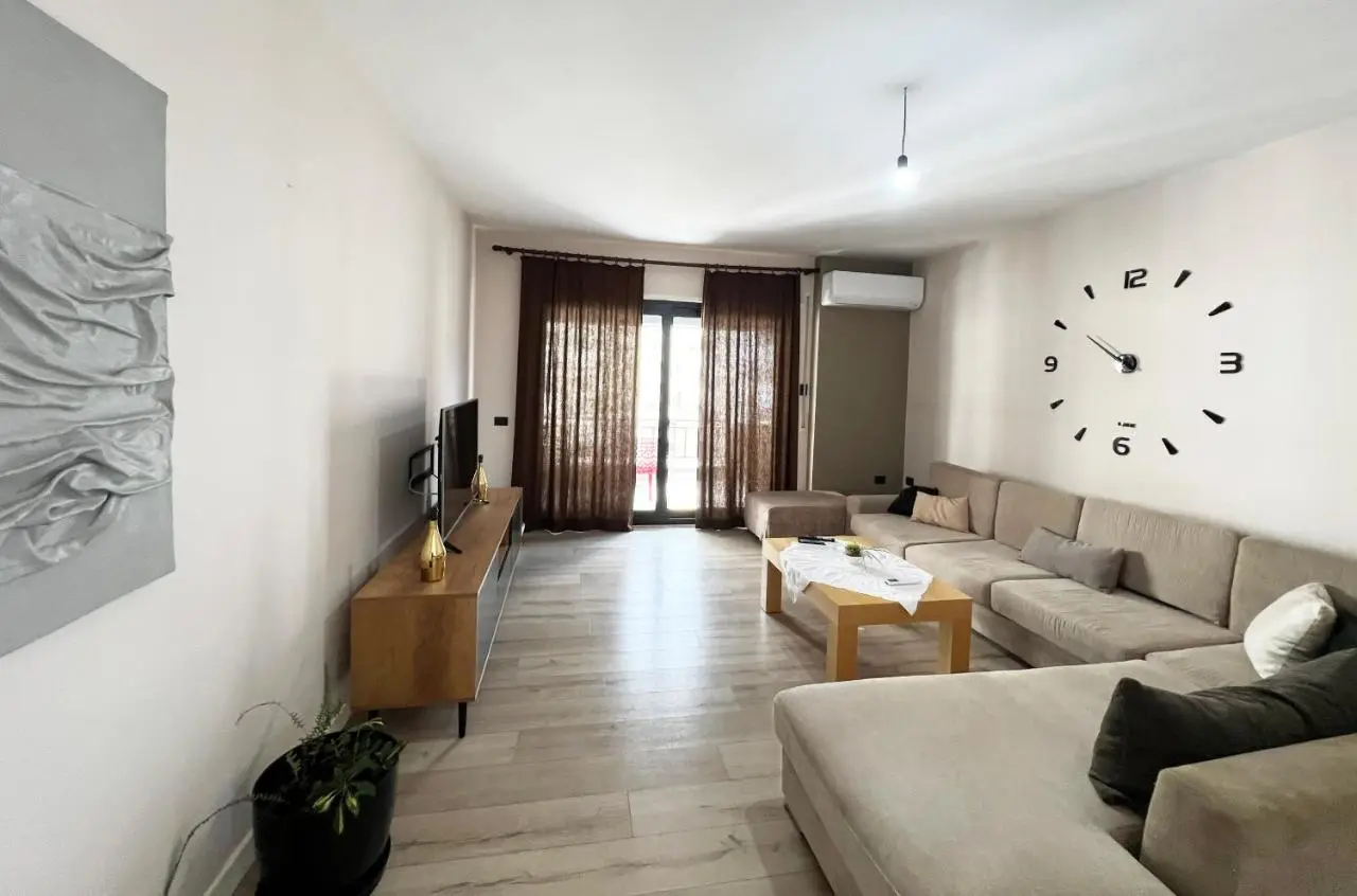 B2 Apartment