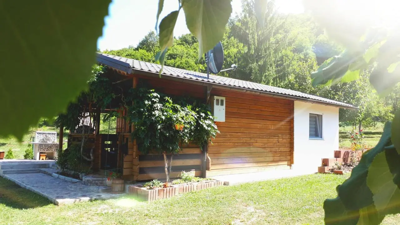 Studio apartman Firdaus-Bihać, Dobrenica bb