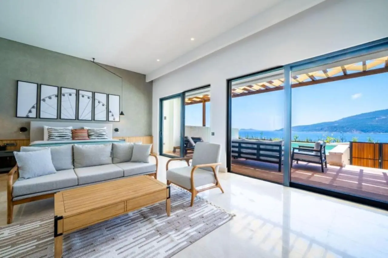 Lures Hotel