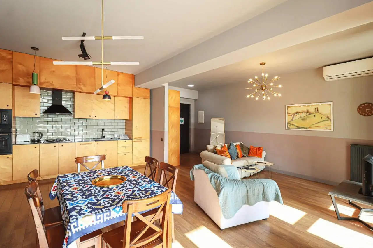 Wehost Apartment - On-site Pool & Gym - Not Included