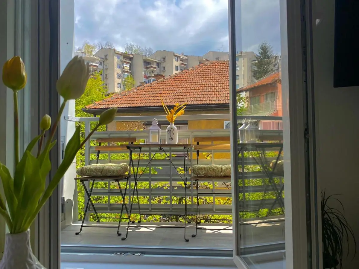 Apartment 11 - Great location, quiet but near the center