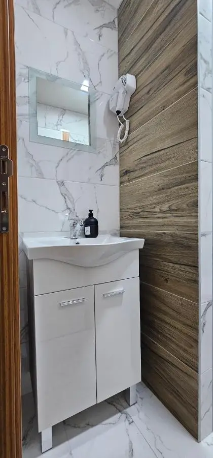 Green Oasis Apartment