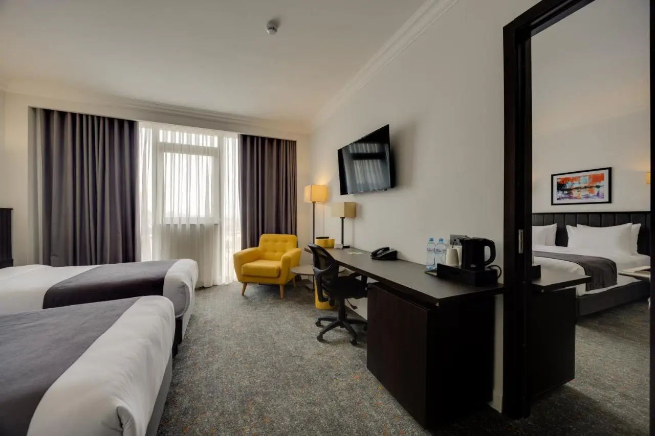 Pine Astoria Hotel